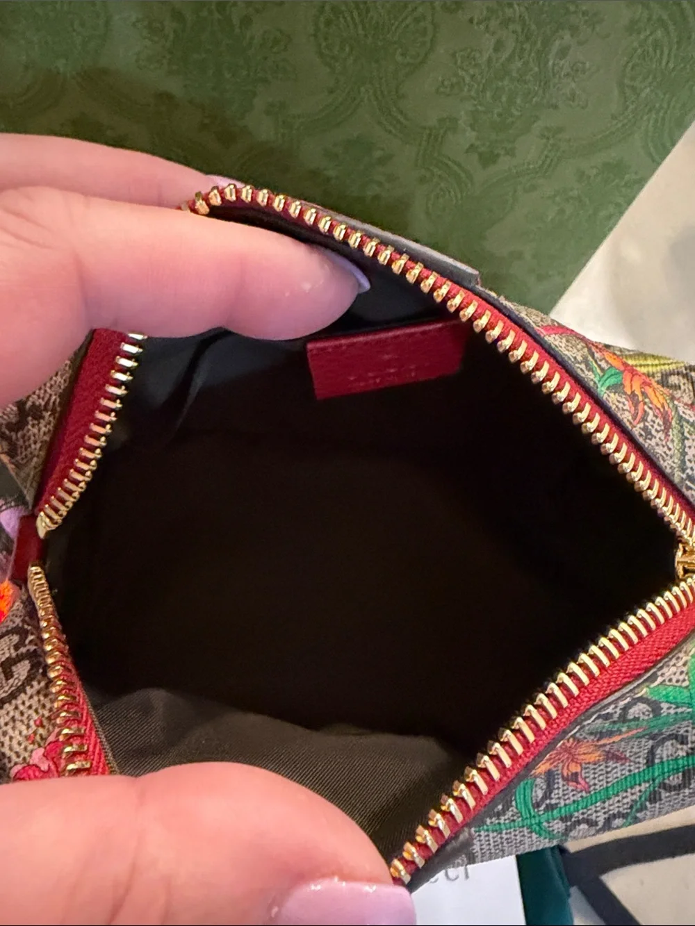 GUCCI | ✨LIKE NEW✨ Soft GG Supreme Monogram Flora Ophidia Cosmetic Case - Picture 7 of 9